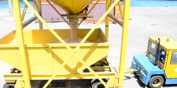 Descarga De Milho A Granel Moave Moagem de Cabo Verde 2