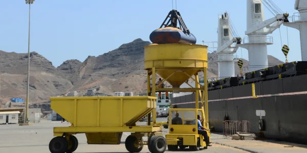 Descarga De Milho A Granel Moave Moagem de Cabo Verde